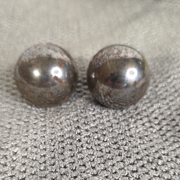 Silver Spherical Metal Decor - Picture 1 of 2